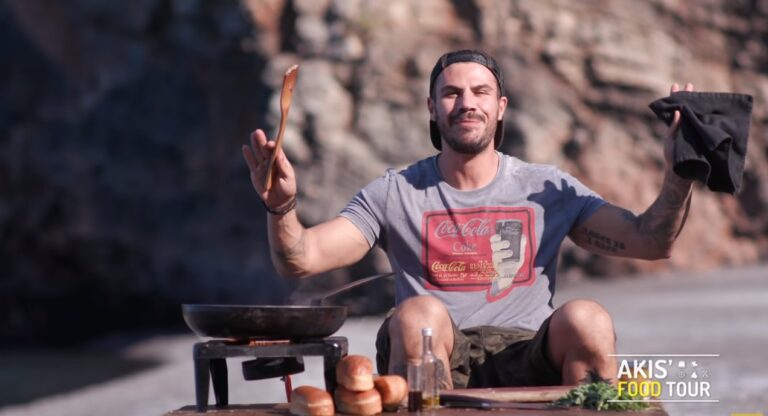 Άκης Πετρετζίκης: To Akis’ Food Toor έκανε πρεμιέρα και τα νούμερα τηλεθέασης τον απογείωσαν! Δείτε το (video) με το Επεισόδιο: 1