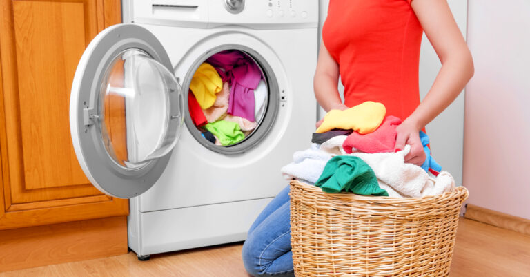Κορωνοϊός: Τα λάθη που κάνουμε στο πλύσιμο των ρούχων – Οδηγίες για να το κάνετε σωστά