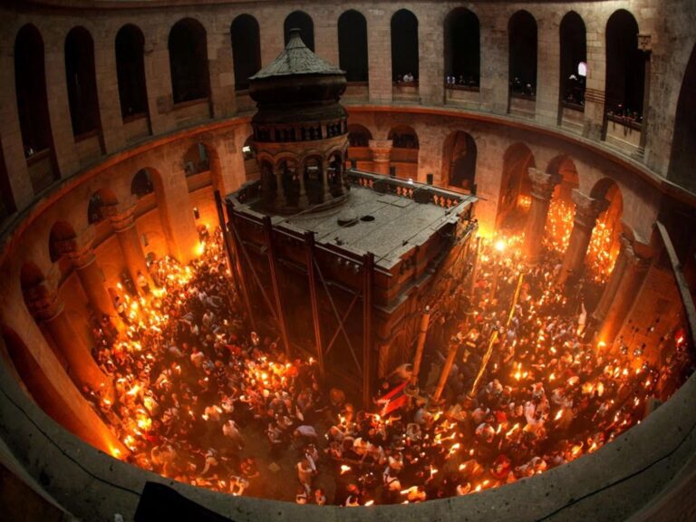 Κορωνοϊός: «Λουκέτο» στον Πανάγιο Τάφο ύστερα από 671 χρόνια