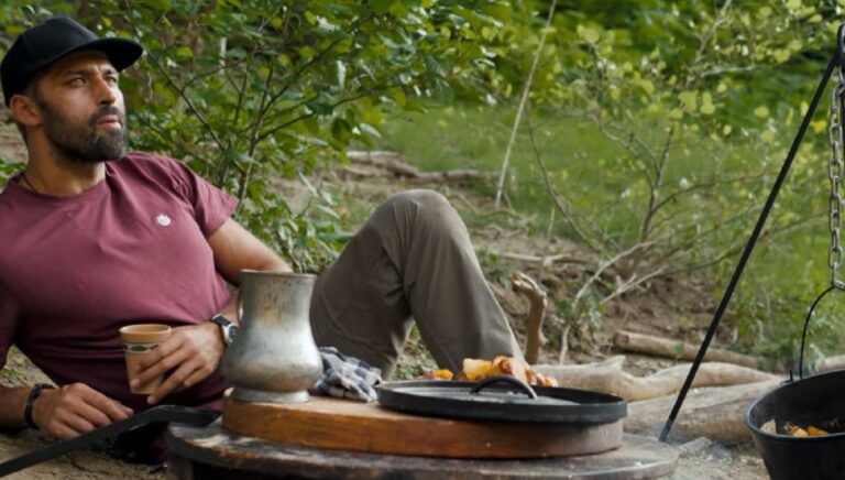 Ο Αλέξης Παππάς μετά το The Bachelor μάγειρας στην Άγρια Ήπειρο (video)