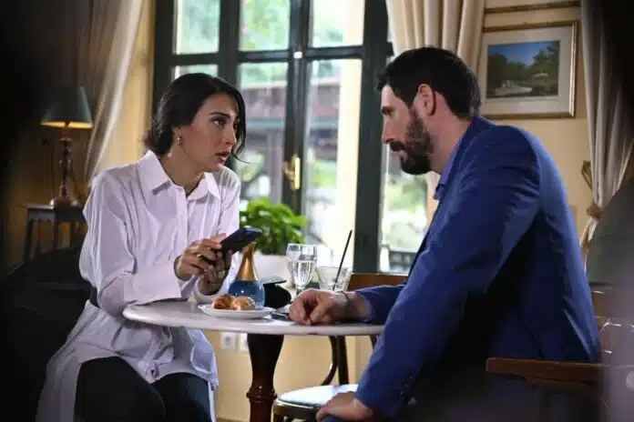 doukas-akulas - DIAVASETO.GR