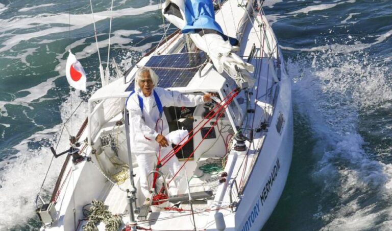 83χρονος ιστιοπλόος διέσχισε μόνος του τον Ειρηνικό Ωκεανό – Ταξίδευε για 70 ημέρες (βίντεο)