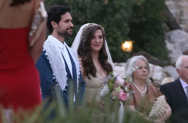 Ορφέας Αυγουστίδης: Ο «Αστέρης» του Σασμού ντύθηκε γαμπρός με… σαρίκι – Φωτογραφίες