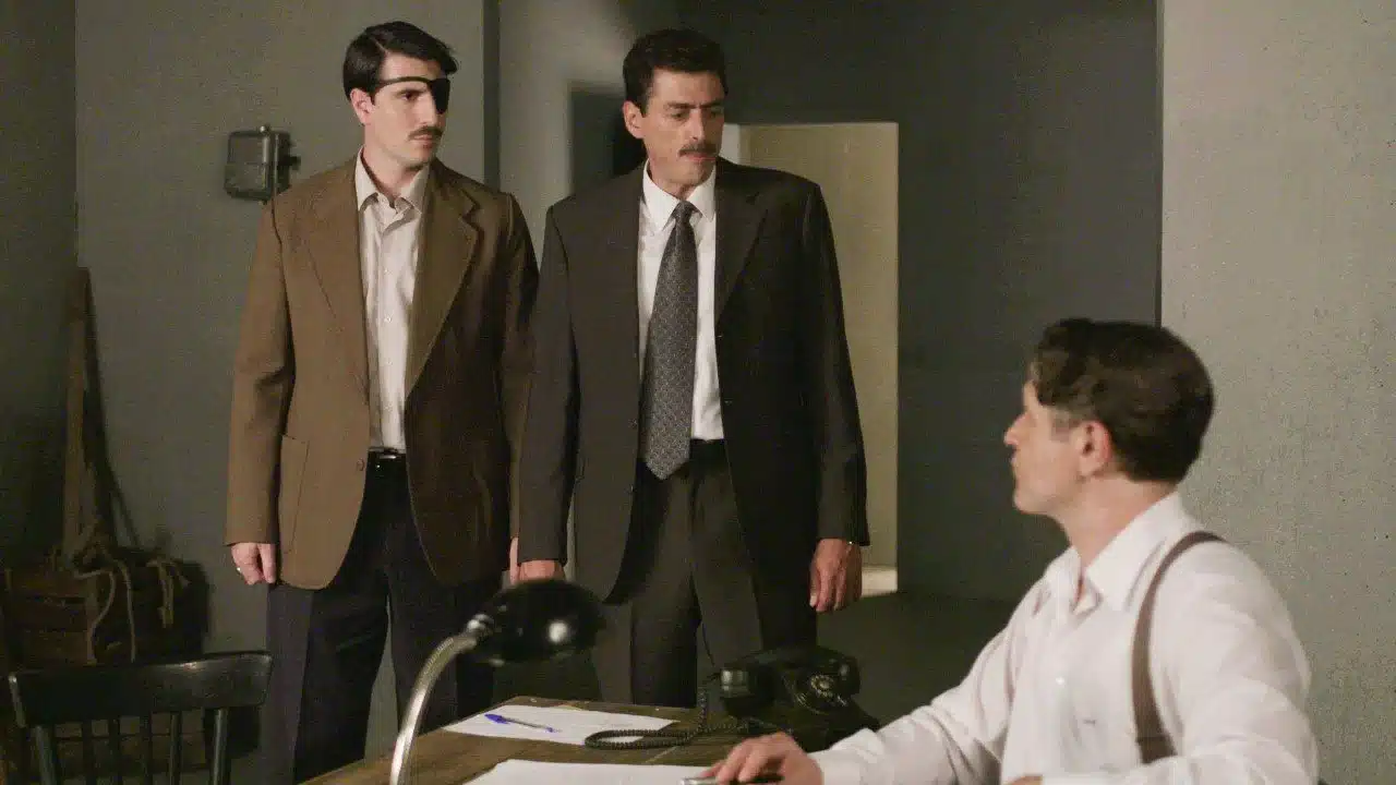 meletis-ntounias-akilas-agries-melisses-1 - DIAVASETO.GR