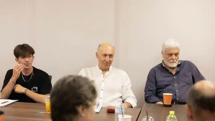 pagidevmenoi-stefanos-kiriakidis-ant1-2-696x392 - DIAVASETO.GR