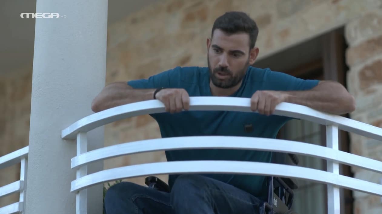 Μαύρο Ρόδο: Η Ελισάβετ σκανδαλίζει το μοναστήρι! 22 Μαύρο Ρόδο: Η Ελισάβετ σκανδαλίζει το μοναστήρι!