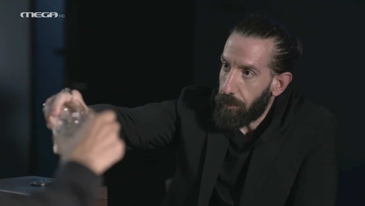 Μαύρο Ρόδο: Η Ελισάβετ σκανδαλίζει το μοναστήρι! 28 Μαύρο Ρόδο: Η Ελισάβετ σκανδαλίζει το μοναστήρι!