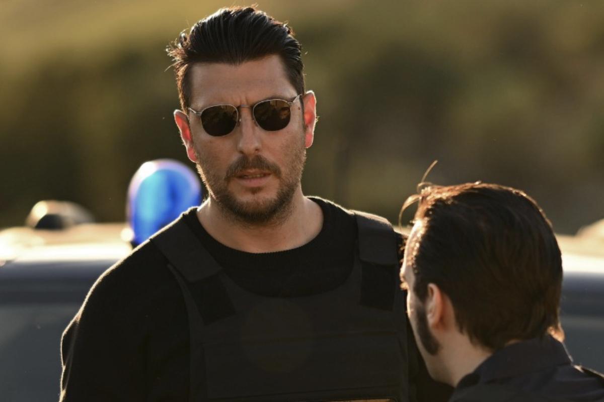 fddfec64-koraliabezoszenios - DIAVASETO.GR